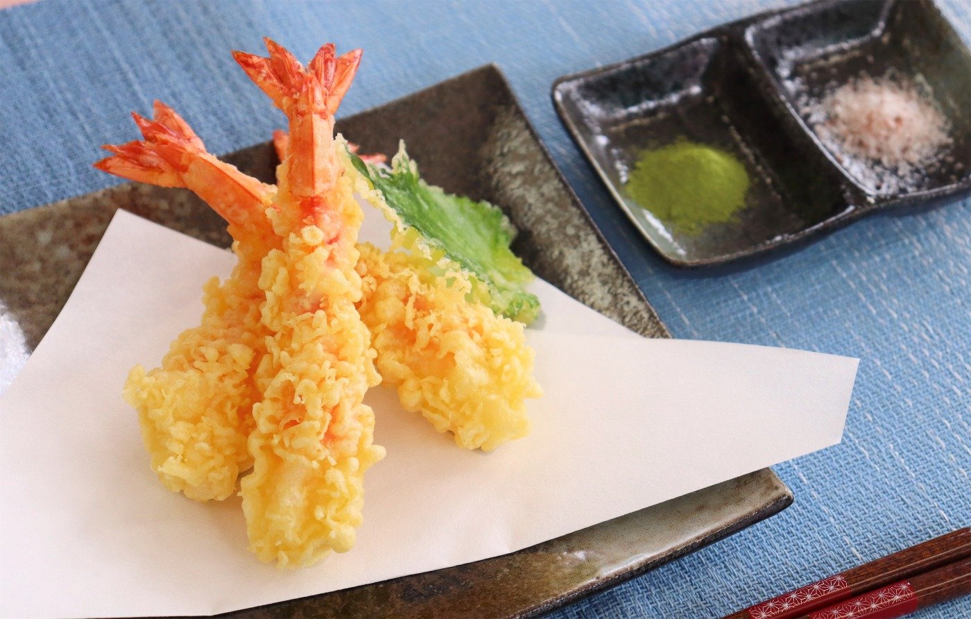 富山湾が生んだ神秘の白えびの天ぷらをつまむ北陸の食パンのFind the world