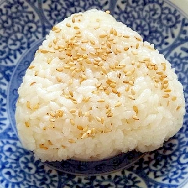 梅流し」の作り方をご紹介！ 梅流しとは、大根の煮汁に梅干しを加えたものを食べることで、腸内に溜まった便を排出しようとする食事療法のことです。材料 1人前大根 1 2本 梅干し 2～3個 だし用昆布 15g 水 1.5L作り方１．鍋に昆布と水を入れ30分置く。 30