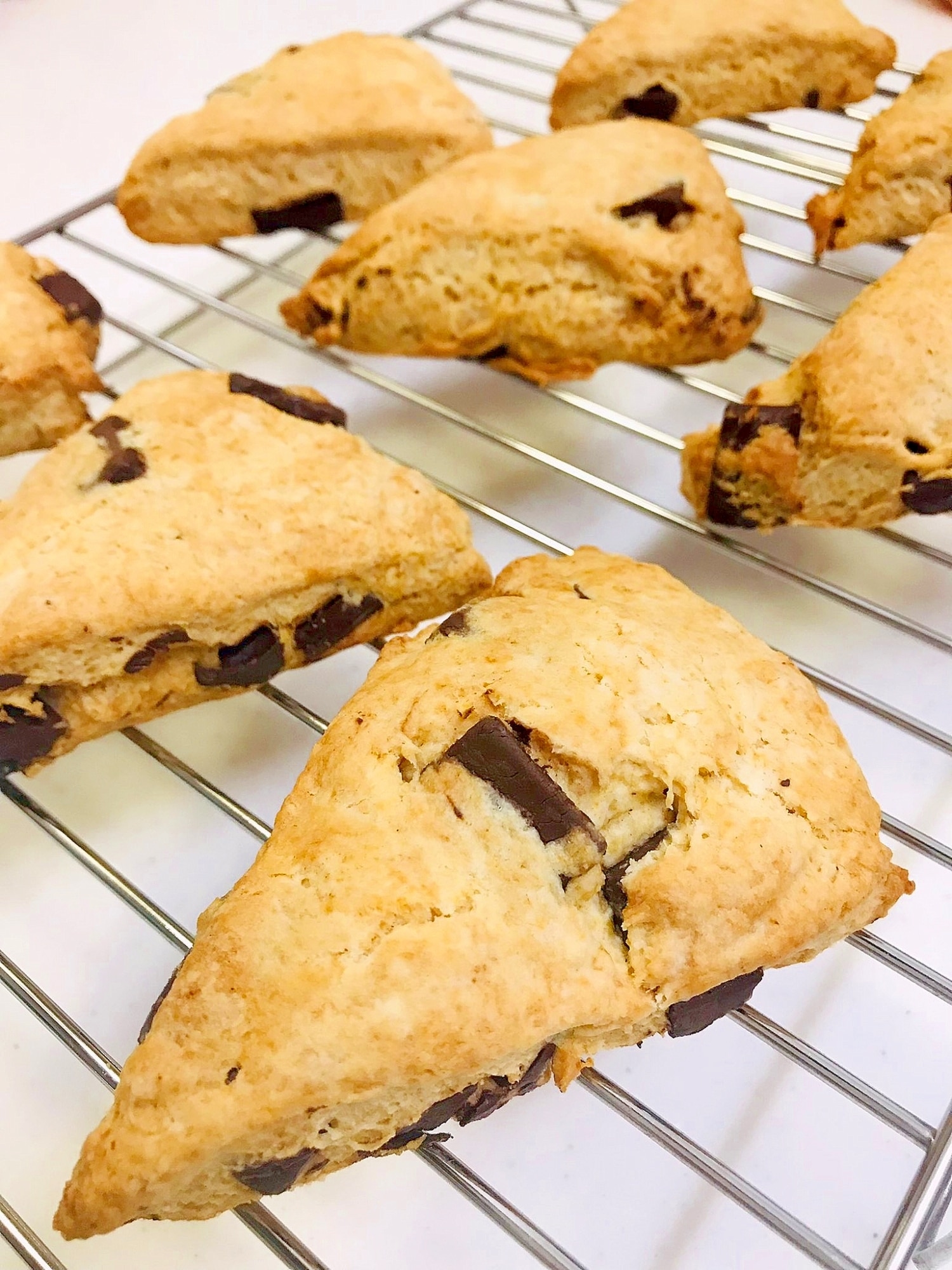 袋で揉んで焼くだけ！ トースターで作る『スタバ風チョコスコーン』の作り方 – GLUGLU グルグルby grape