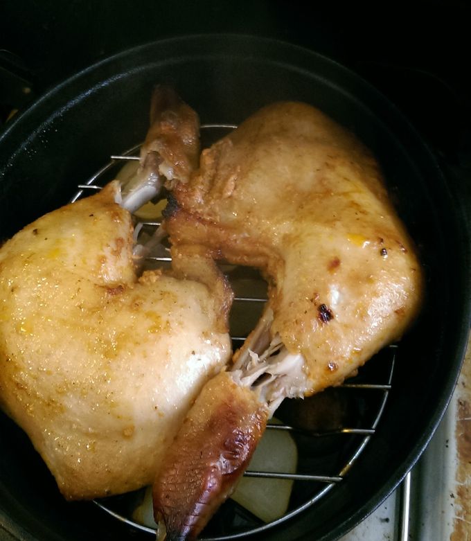 ダッチオーブンでローストチキン