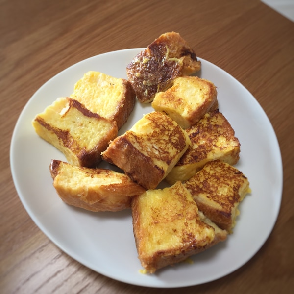 セブンの冷凍『しっとり染み込んだフレンチトースト』はみっしりジュワ～の食べごたえ系 - ライブドアニュース