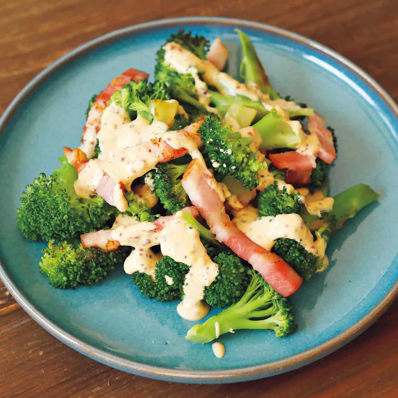 ブロッコリーとカリカリベーコンのマスタードサラダ