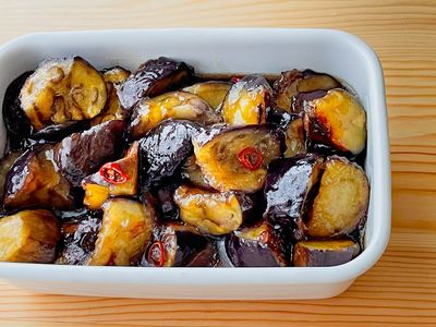 麻婆茄子は冷凍できる？美味しさをキープしたまま保存する方法食・料理オリーブオイルをひとまわし