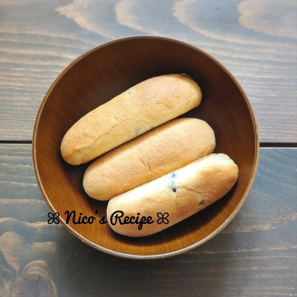 5分で出来る 米粉のチョコ蒸しパン 材料 米粉50g ココア15g 砂糖20g ベーキングパウダー3g 塩ひとつまみ をタッパーに入れ泡立て器でグルグルする 卵1個 豆乳 牛乳か水でも可 100g を入れて泡立て器でグルグル 米油 サラダ油でも可 20gをいれて グルグル チョコチップ