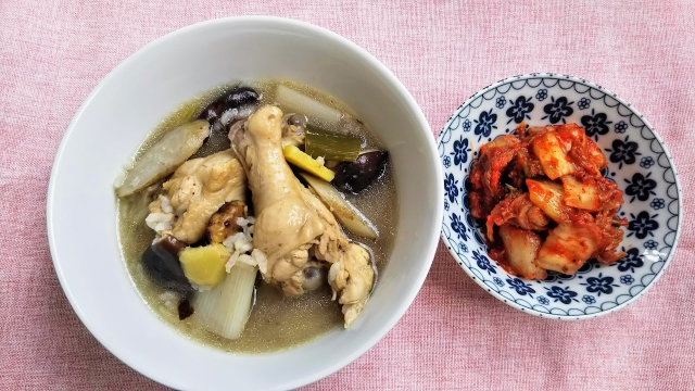 やわらか食感に癒やされる♪「とろとろ白菜と手羽先のスープ煮」-筋肉料理人連載フーディストノート