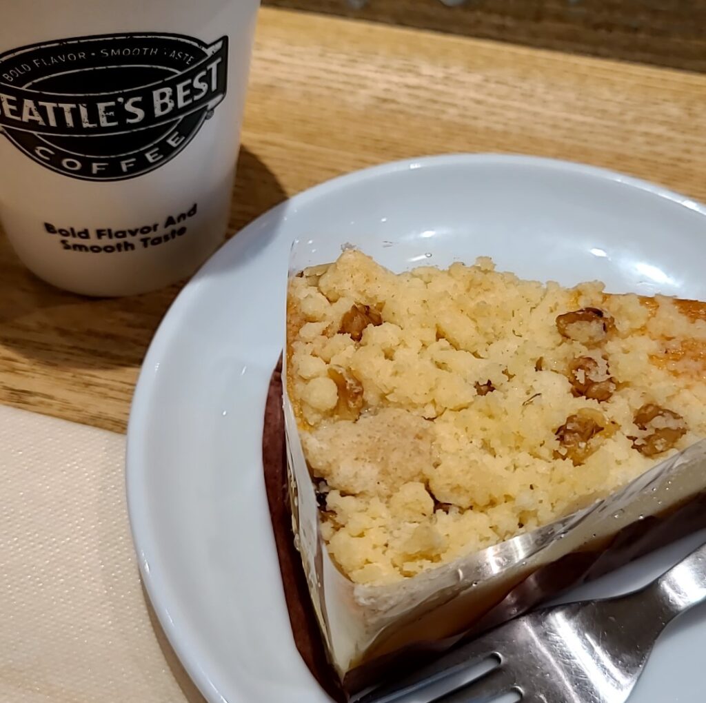 冬の白ここあ ・ ○ホワイトホットチョコレート ︎︎︎︎︎︎☑︎ジンジャーブレッドシロップ追加+55 ︎︎︎︎︎︎☑︎2つともシロップ少なめTall:530 冬季限定 ・ ・ ᴾᴼᴵᴺᵀ💡⚪︎冬季限定のシロップ