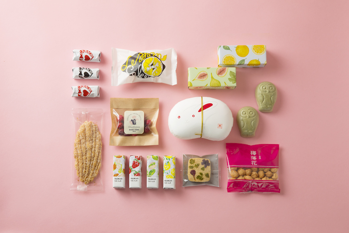 今だけの特別価格リボン付 マカロン18個入 25個入 35個入退職 お菓子 お世話になりました 個包装 産休 異動 お礼 感謝 挨拶おしゃれ かわいい スイーツ プチギフト 大量 職場 ありがとう 女性向け 送別会 卒業 転勤 内祝い ギフト 天使がくれたマカロン冷