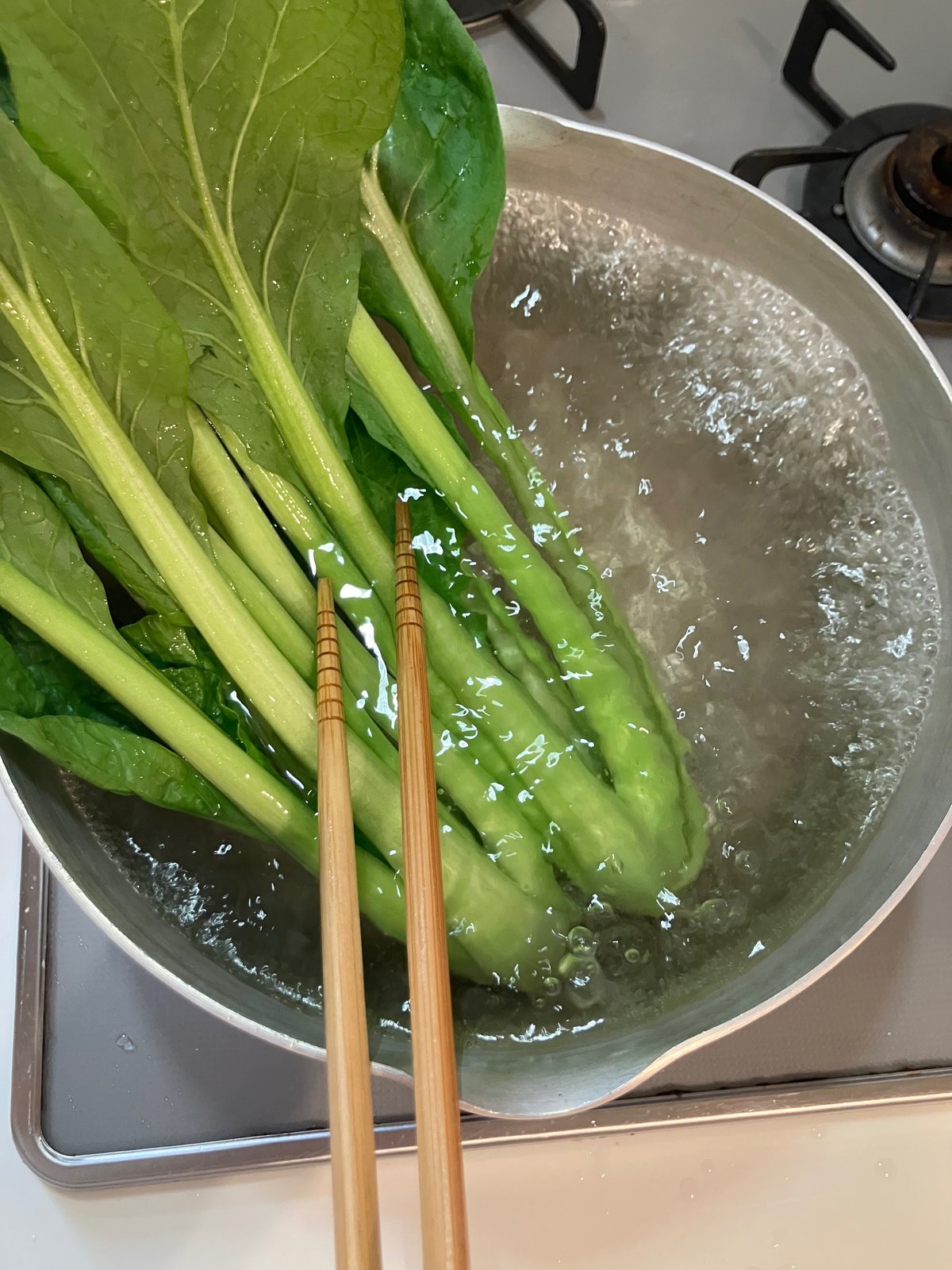めんつゆで簡単！小松菜と油揚げの煮浸し