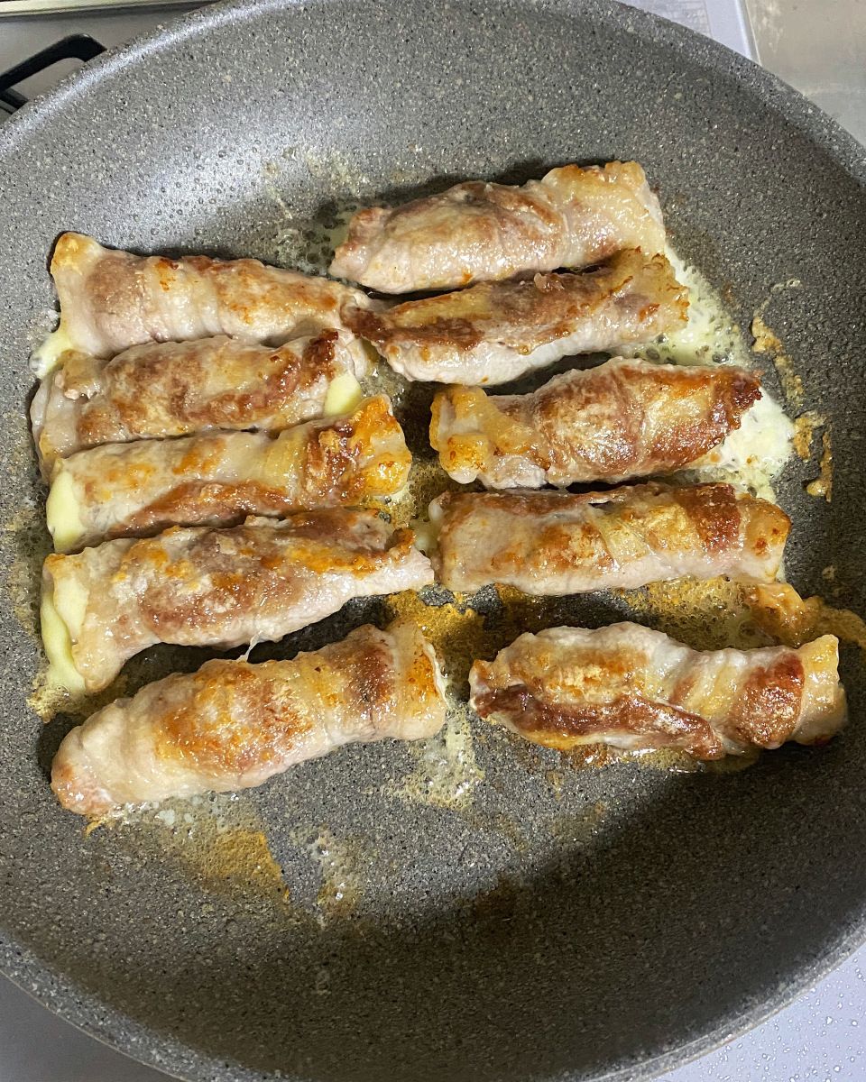 夫が100皿食べられると言ったおかず。30代夫婦のリアルな晩ごはん自炊記録 ナスと豚肉とチーズと大葉のはさみ焼き