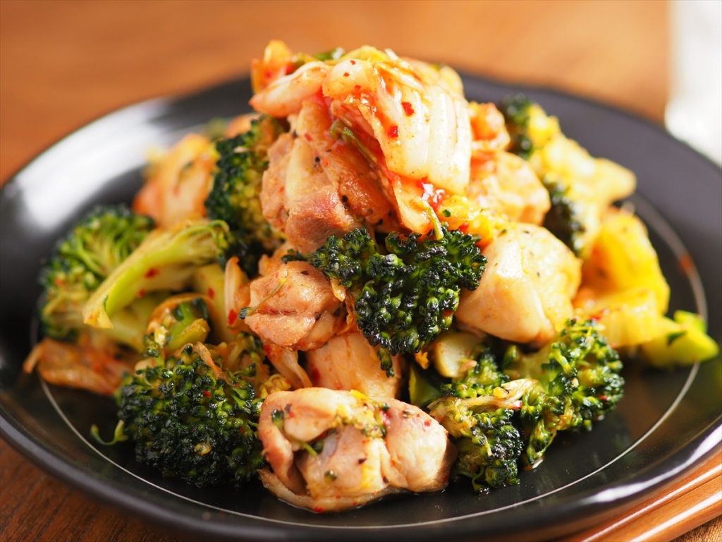 ブロッコリーと鶏肉のレモン塩炒め