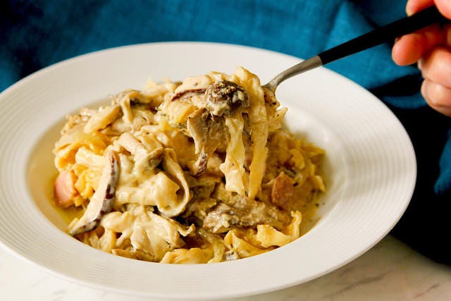 乾燥パスタが“生パスタ風”に仕上がる裏技とは？調理時間もグッと短くなる方法を検証！クラシル