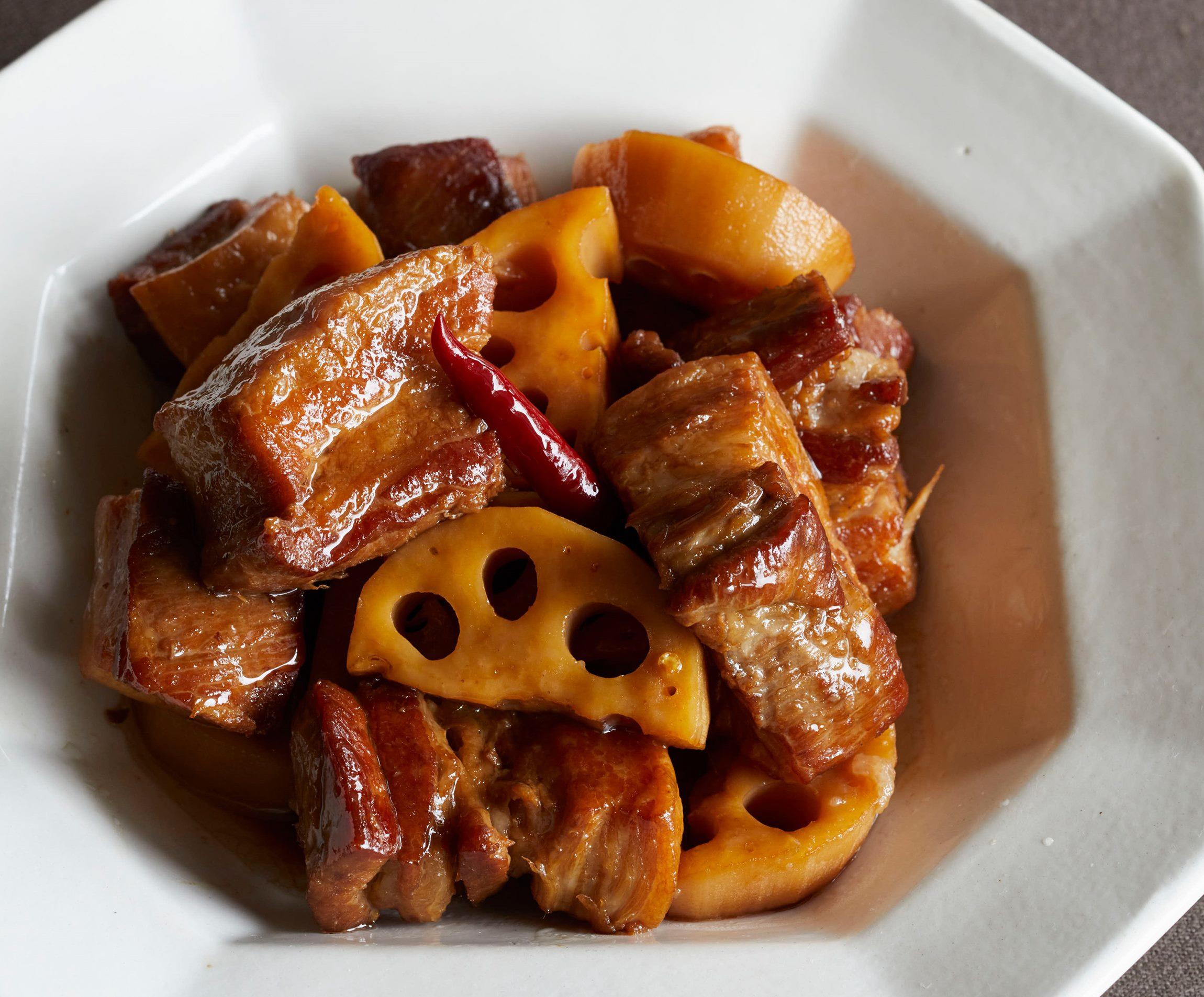 驚くほどとろっとろでほろほろ！無駄な手間を省いて作る究極の豚の角煮の作り方 - だれウマ