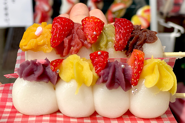 いちご串5選 食べ歩きにぴったり！SNSで話題の見た目もキュートないちごスイーツ - OZmall