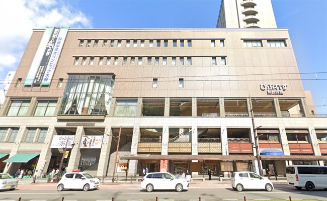 Amazon.co.jp: 熊本の回春マッサージ店で旦那に内緒でこっそり働くオナニー週7むっつりド助平ボイン妻と生ハメ本番交渉そのままE-BODYデビュー! 