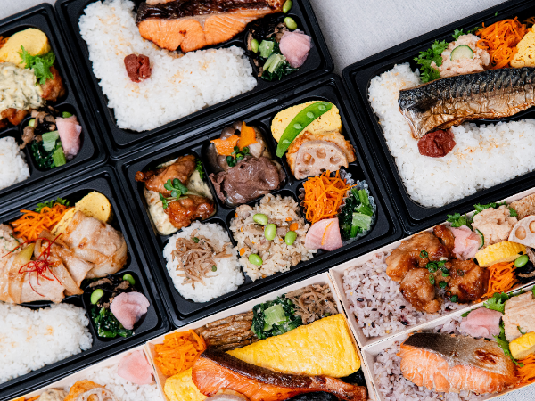 チャーハン弁当の盛り付け方とにんじんたっぷり夕ごはん。サラリーマンパパが作る娘のためのお弁当＆手作りパン