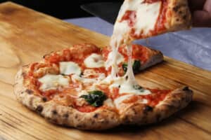 2023年版 宅配ピザチェーンの店舗数ランキング日本ソフト販売株式会社