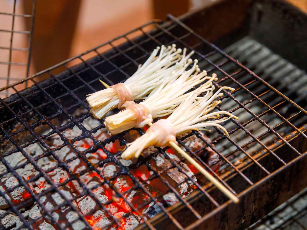 キャンプの食事はバーベキュー以外でのんびり過ごす!忙しくない焼肉と料理こもれびスタイル