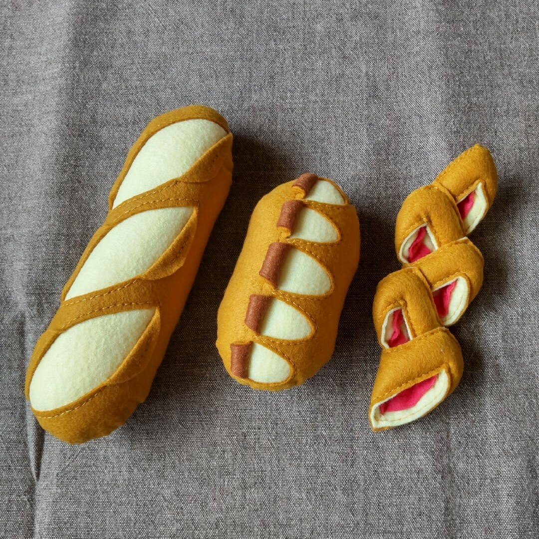 ハンドメイド フェルトパン11点セット フェルトままごと ぬい撮り - メルカリ