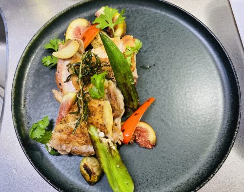 簡単本格♡パリパリチキンステーキのオニオンガーリックソース