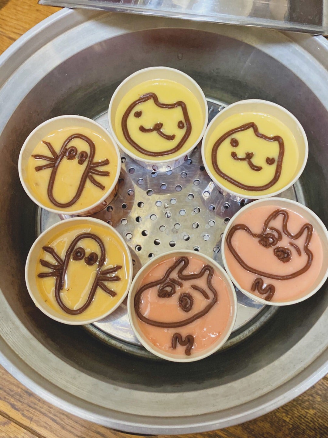 保温機能で生地を発酵！ 大同電鍋 で作る、ふわふわちぎりパンレシピ🍞 大同電鍋の「 保温」機能、完成したお料理を保温するだけでなく、パンなどの生地の発酵などにも便利に活用できるのをご存知ですか！？😍電鍋で作ったパンはふわっふわの食感でボリュームも満点