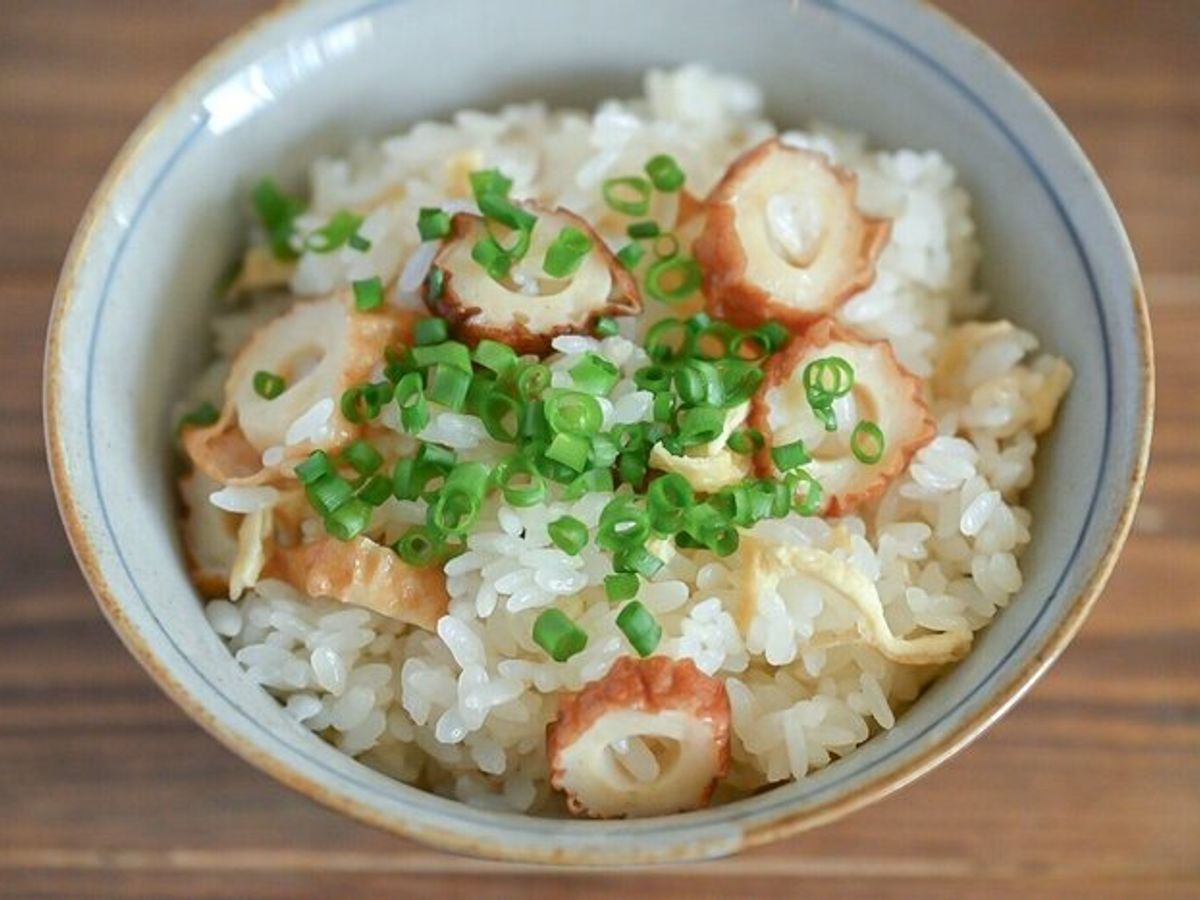 炊飯器で簡単！シンガポールチキンライス 鶏もも肉も一緒に炊くだけのアジア飯