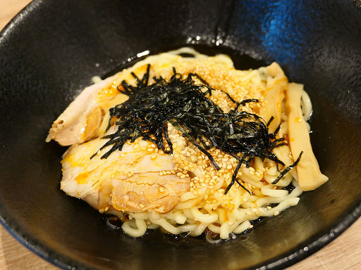 岸和田市 五軒屋町の交差点角にあった「油そば きりん寺」が「元祖大阪油そば 大革命」に！何が変わったのかお店に行ってみました。号外NET岸和田市・貝塚市