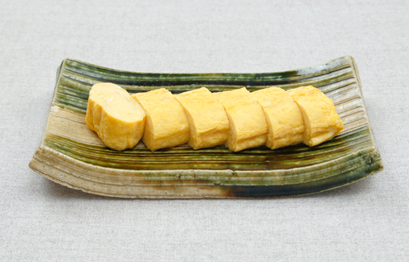 もう玉子焼きは油使わない！？ ダイソー 「レンジで簡単 だし巻きたまご」レンチンでOKってすごすぎるよ！ - くふう トクバイニュース