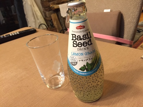 どうみてもカエルの卵「バジルシード ドリンク」 - 黒猫のひとりごと