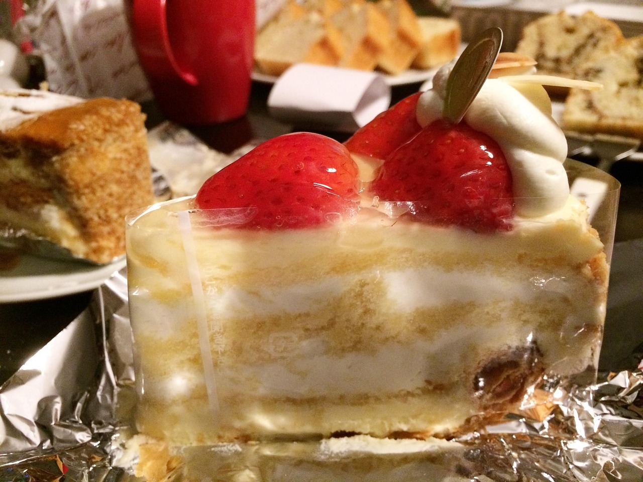 ケーキトッパー Happy Birthday ハッピーバースデー 英語 誕生日 バースデーフォト1歳 2歳 3歳 木製 1行 おしゃれ かわいいkt0001 : 花かぐれ - 通販 - Yahoo!ショッピング