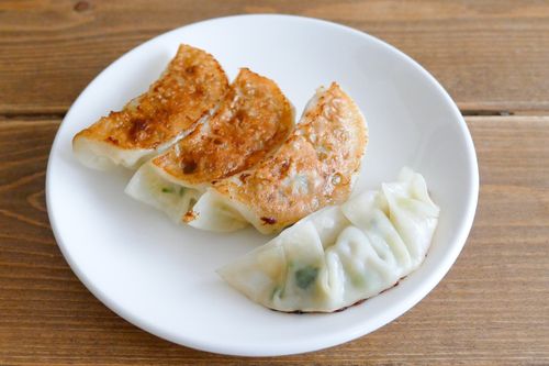 鶏皮ぎょうざ 25g揚げ物取扱商品株式会社フード・ワン-冷凍鶏肉加工食品の開発・販売