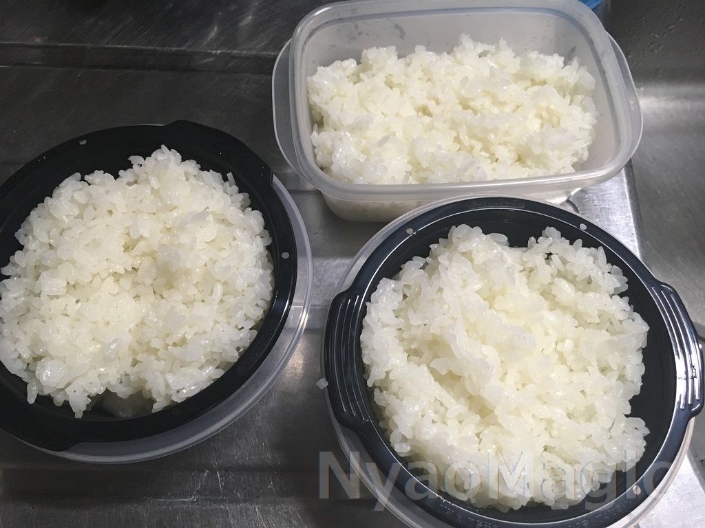 検証 ダイソーの冷凍ご飯専用器で本当に“炊きたてふっくら”が再現できるのか試してみた！ – 食楽web