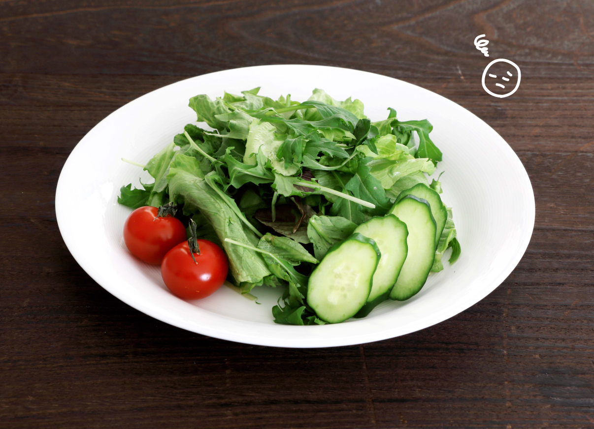 盛り付けるのが楽しくなる！「サラダ」が似合う器と便利な道具キナリノ