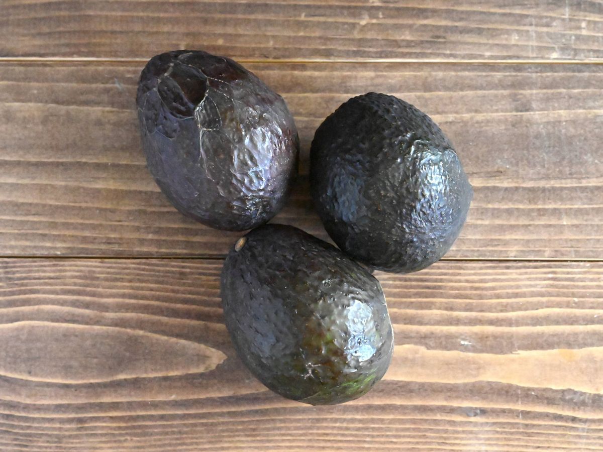 固くても安心！簡単にできるアボカドの柔らかくする3つのテクニック