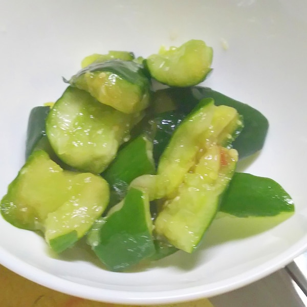 野菜たっぷり作り置き8品 レンチンで和えるだけの簡単おつまみおかずや、ピリッとアクセントの効いた作り置きを8品ご紹介します♪柑橘系日本酒リキュールで乾杯♬