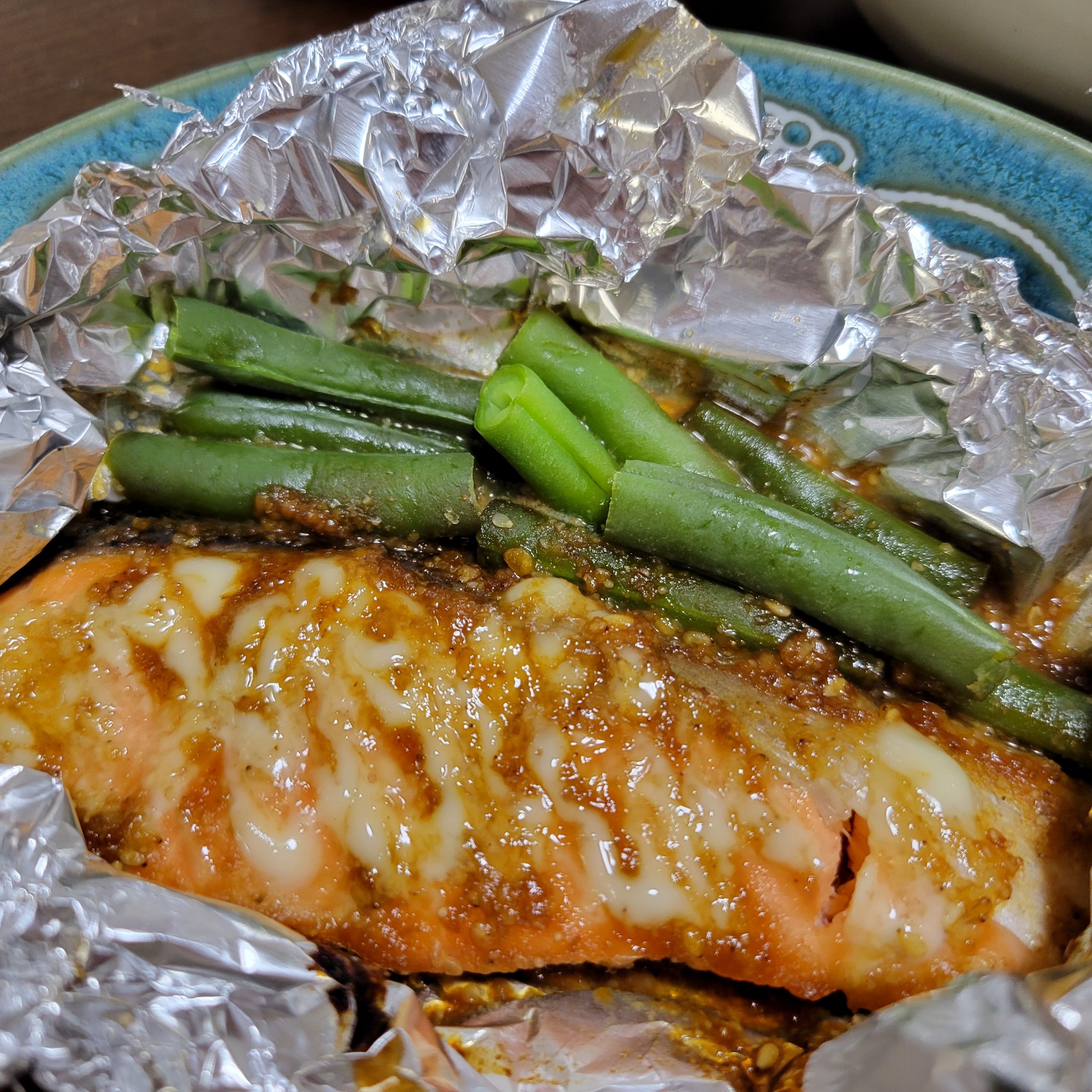 鮭とジャガイモのバター醤油ホイル焼き