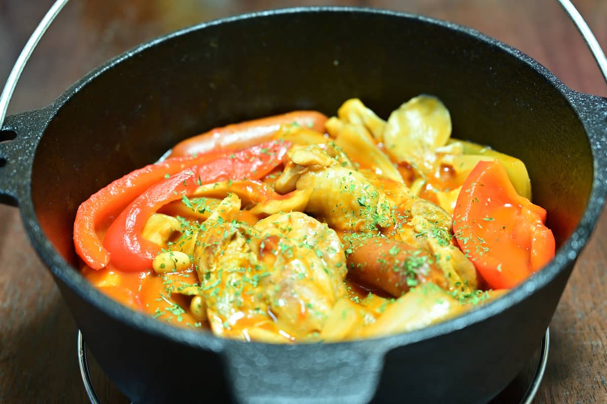 煮込み料理もおまかせ！メスティンで作るもつ煮込み