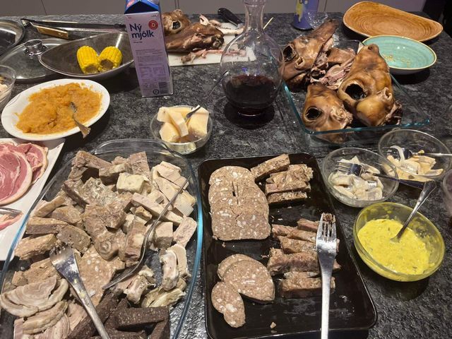 アイスランドで食べるべきもの：代表的な料理7選 グルメ体験