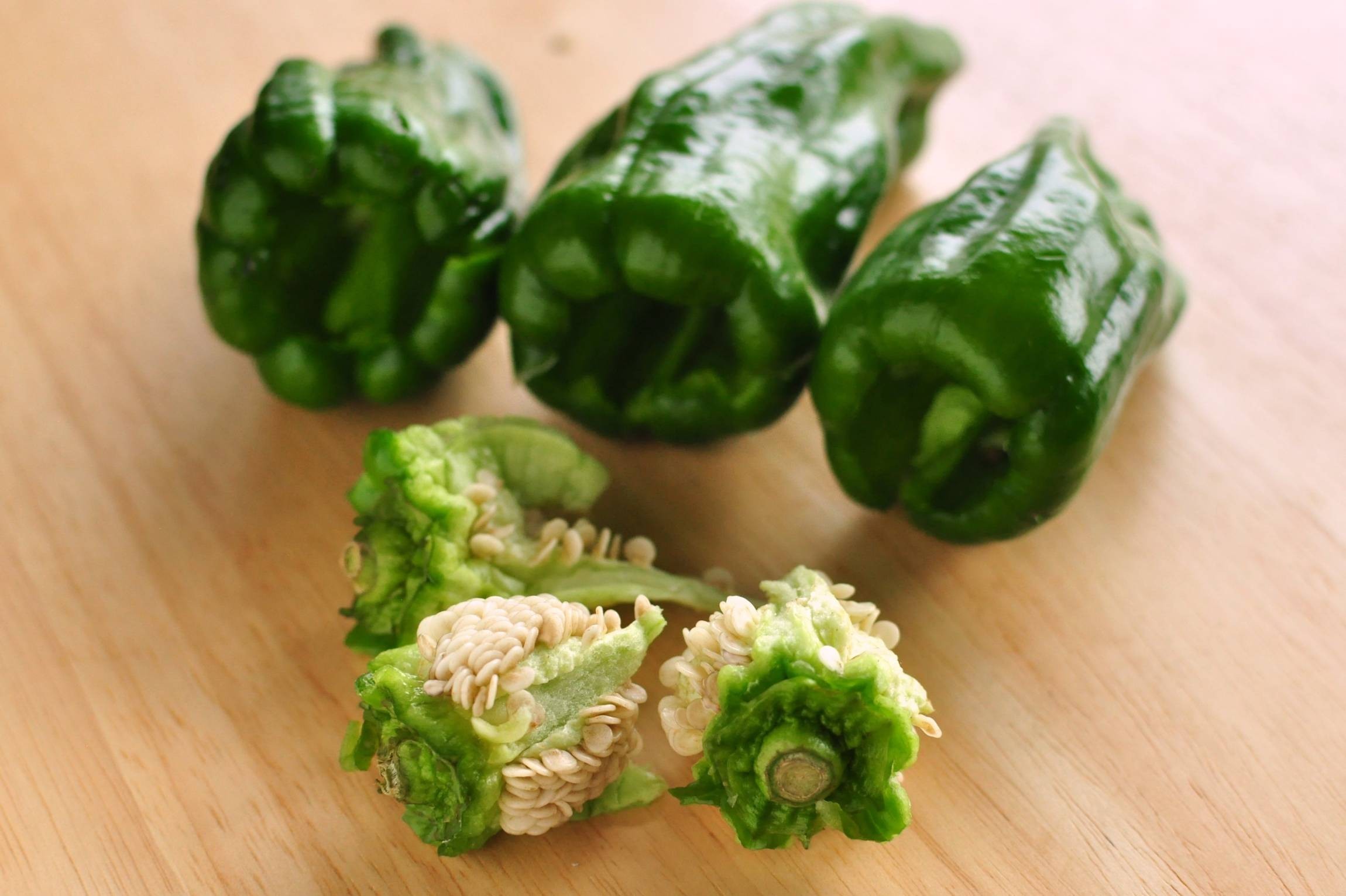 この手があったか！ ピーマンの種を簡単に取る裏ワザ。「目から鱗」な切り方とはハフポスト LIFE