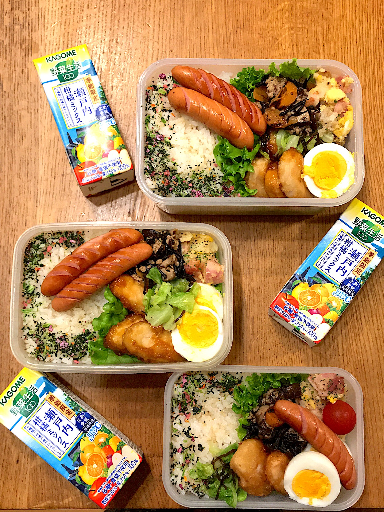 お弁当 “タッパー冷凍ご飯チンしてそのままのっけ弁” タッパーに入れて冷凍保存してるご飯を レンジでチンしてる間に、 おかずを準備して そのままタッパーご飯の上にのっけてあとはテキトーに飾るだけのいつものお弁当。 夫さんのお昼用です。 ☑︎楽チン ☑︎早い