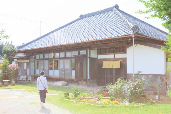 営業再開及び珈琲メニュー変更のお知らせ◯本日より営業再開です！ おはようございます。 白梅が開花、紅梅もほころび始め段々と温かな日が増えてきましたね。 本日より通常営業となります。 ・営業時間 10:00〜15:00 loお食事14:15 お茶14:30◯ 珈琲メニューの一