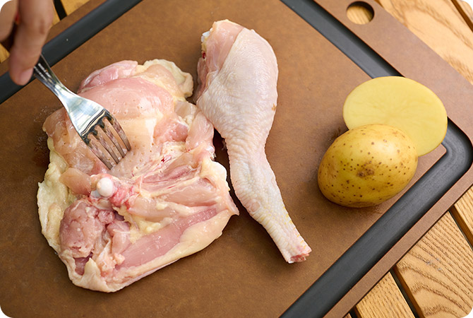 キャンプ飯♪ダッチオーブン使用のローストチキン