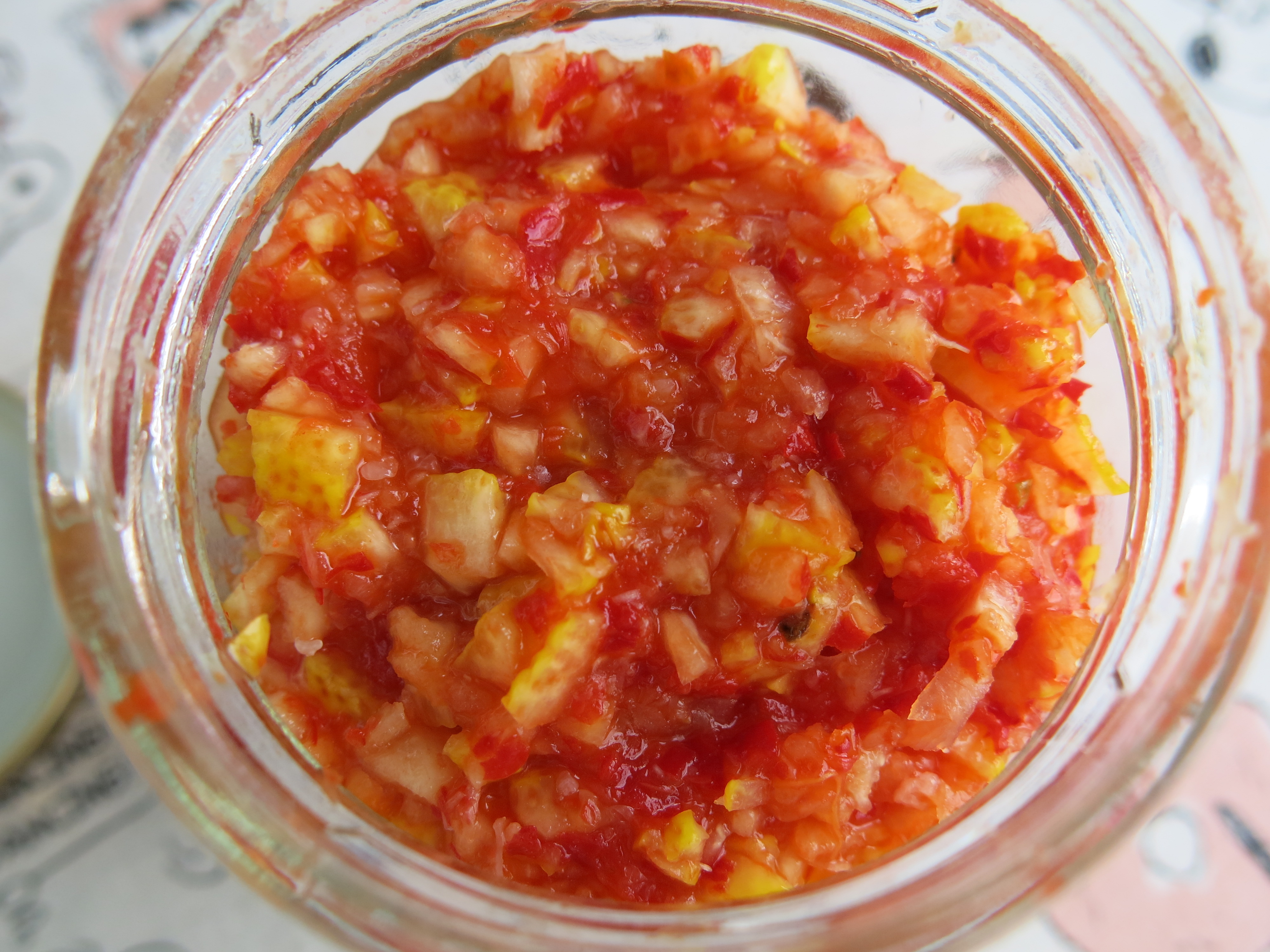 きゅうりスティックと柚子胡椒マヨディップ材料 ２人分 ・きゅうり ２本 ・マヨネーズ 大さじ２ ・柚子胡椒 小さじ１ ２ ・にんにくチューブ１センチ〜 ※動画内では、紅だるま小さじ１ ４とにんにくごしょうにんにくごしょう小さじ１ ４を使っています。作り方