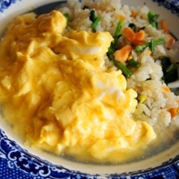 簡単！鮭とほうれん草のクリームオムライスレシピ