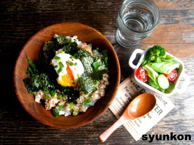 10分で作れる 豚ひき肉と玉ねぎの甘辛丼