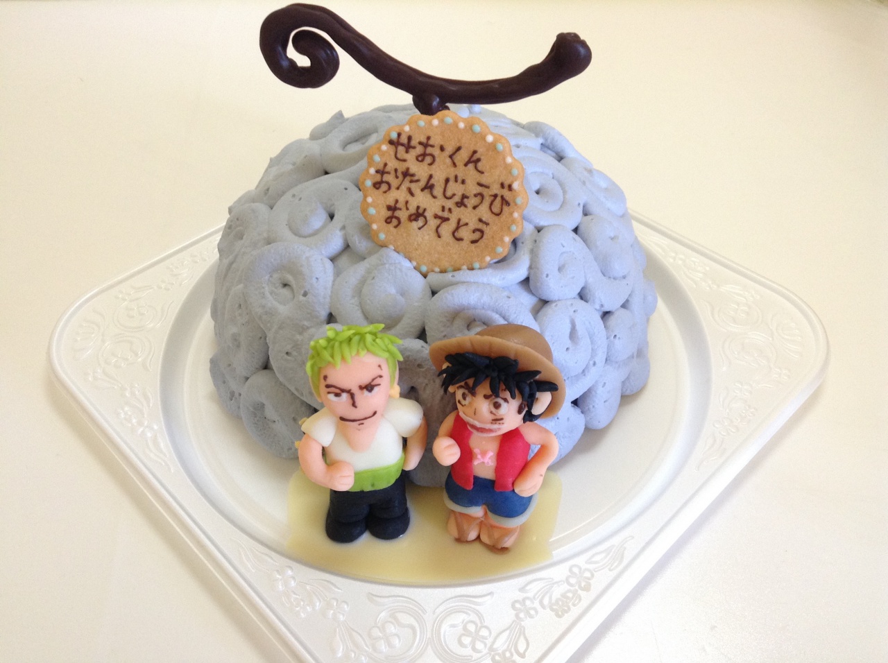 パパの誕生日ケーキ！🧁もう作る過程撮ってなさすぎて急に完成する動画になったけど初めてにしては自信作だから載せさせて ;;ワンピースエースルフィ手作りケーキケーキ作りおうちカフェ