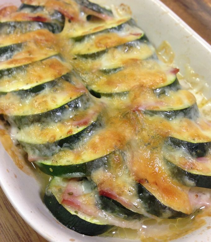 簡単おつまみ 夏野菜で1品おつまみ！ズッキーニのベーコンチーズ焼きの作り方