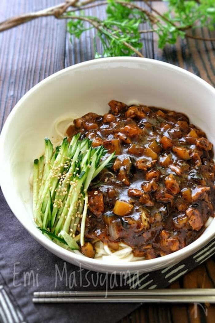 ジンミチュンジャン」で、万能チャジャンソースの作り方＆アレンジレシピ３選