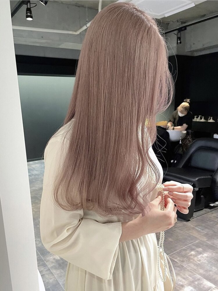 ホワイトベージュ ミルクティーピンク インナーカラーACT 表参道店 アクト オモテサンドウテン のヘアスタイル美容院・美容室を予約するなら楽天ビューティ