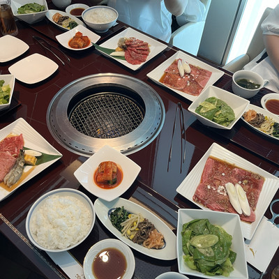 2025叙叙苑燒肉 便宜商業午餐和牛必吃!訂位教學菜單&晴空塔店景色超美- 波比看世界