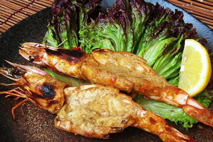 カレーの壺レシピ。﻿ 『かんたん鯖カレー』のご紹介です。﻿ ﻿ カレーの壺ミディアムは、トマトペーストにレモングラスの効いた爽やかな酸味が特徴。﻿魚のくさみを和らげ、旨味を引き出すので、シーフードカレーととても相性がいいんですよ！﻿ ﻿ 鯖も水煮缶を使うので